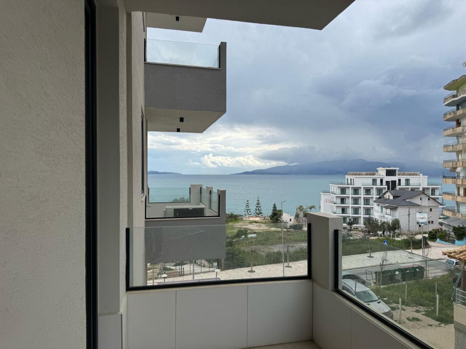 Alpha Seaside Apartment Sarandë エクステリア 写真